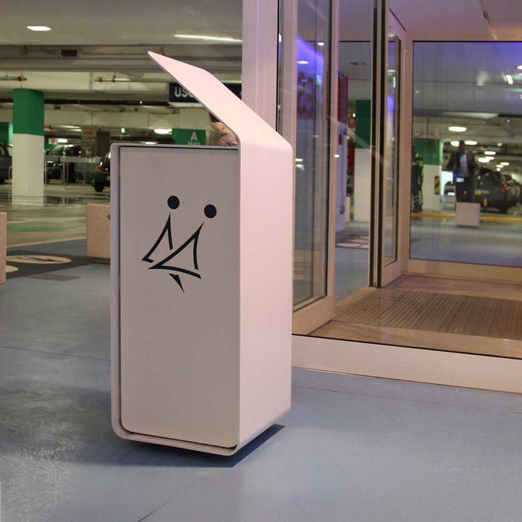 Garbage / Trash Bin