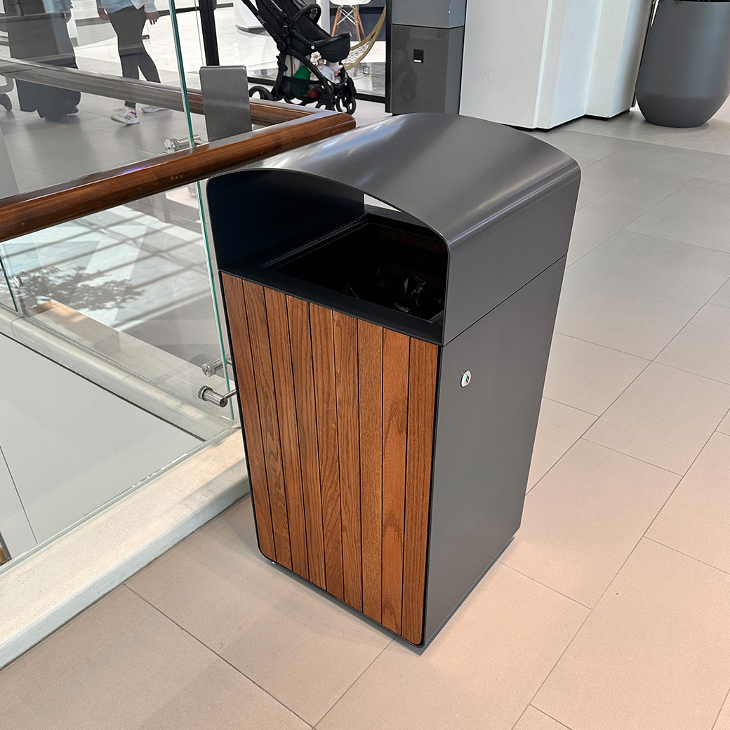 Garbage / Trash Bin