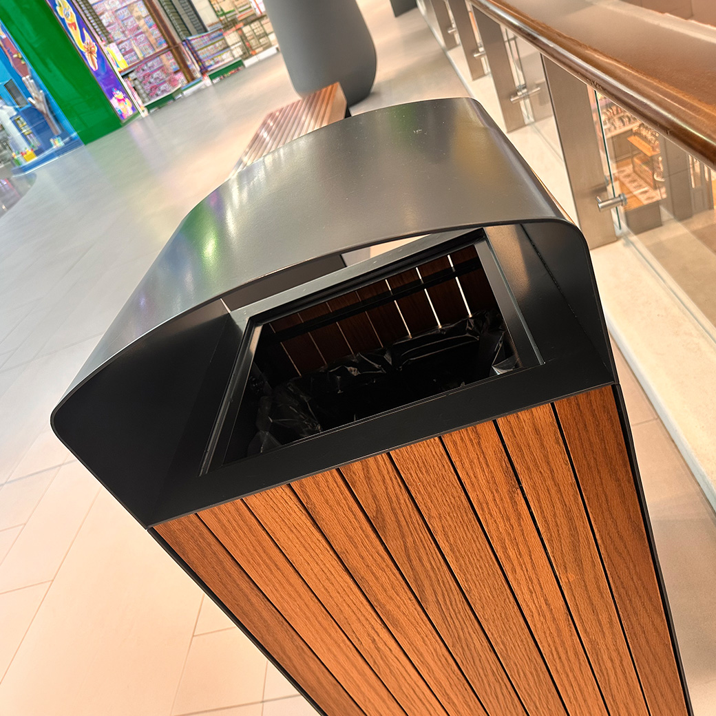 Garbage / Trash Bin