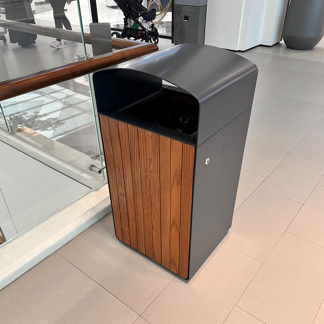 Garbage / Trash Bin